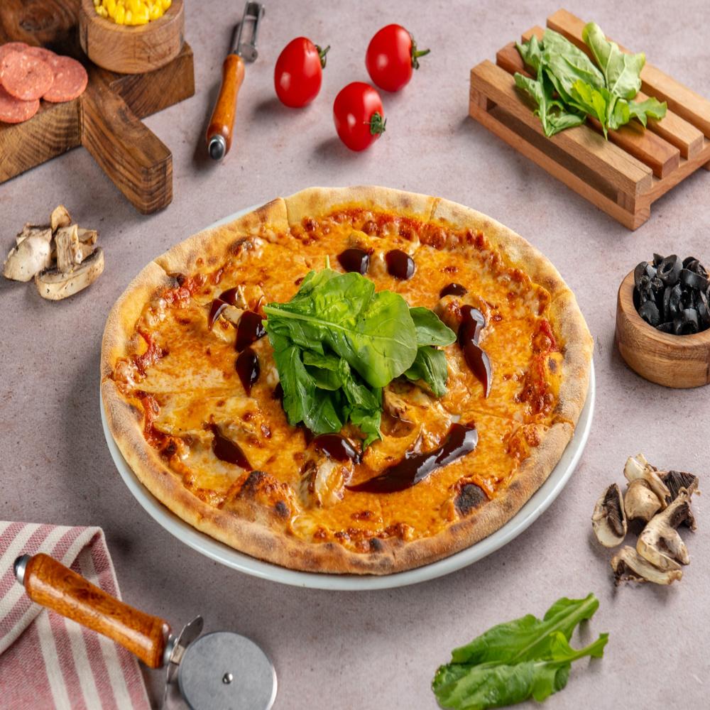 Ateşin Dansı: BBQ Tavuklu Pizza